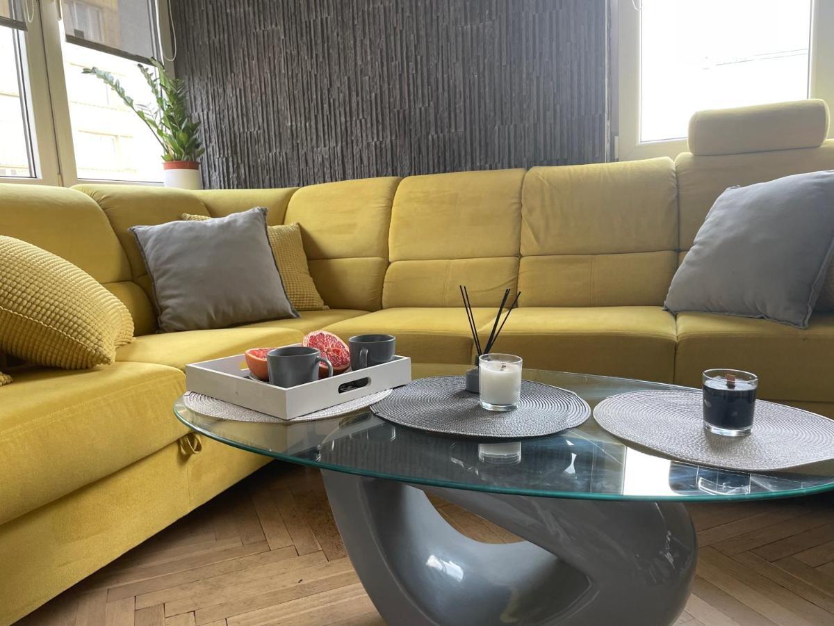 Grey Gucci Apartment City Center 바르샤바 외부 사진