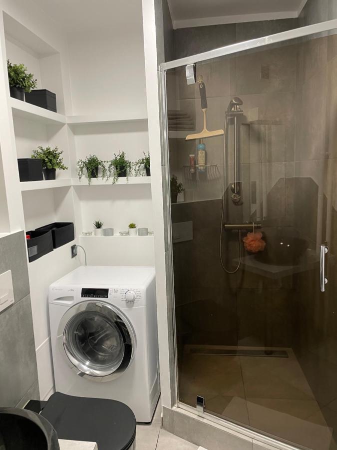 Grey Gucci Apartment City Center 바르샤바 외부 사진